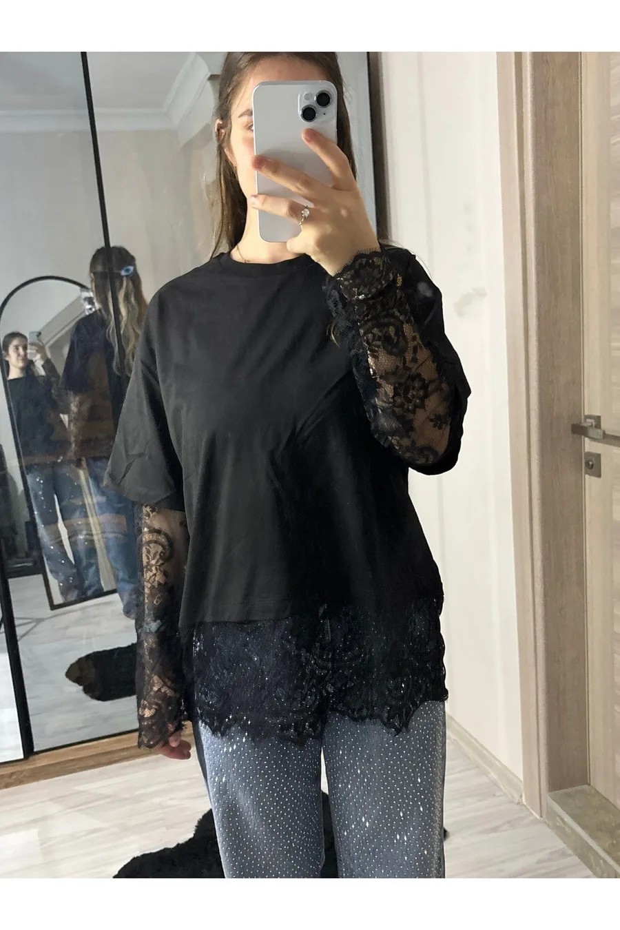 Dantel Kol Ve Alt Detay Siyah Tişört