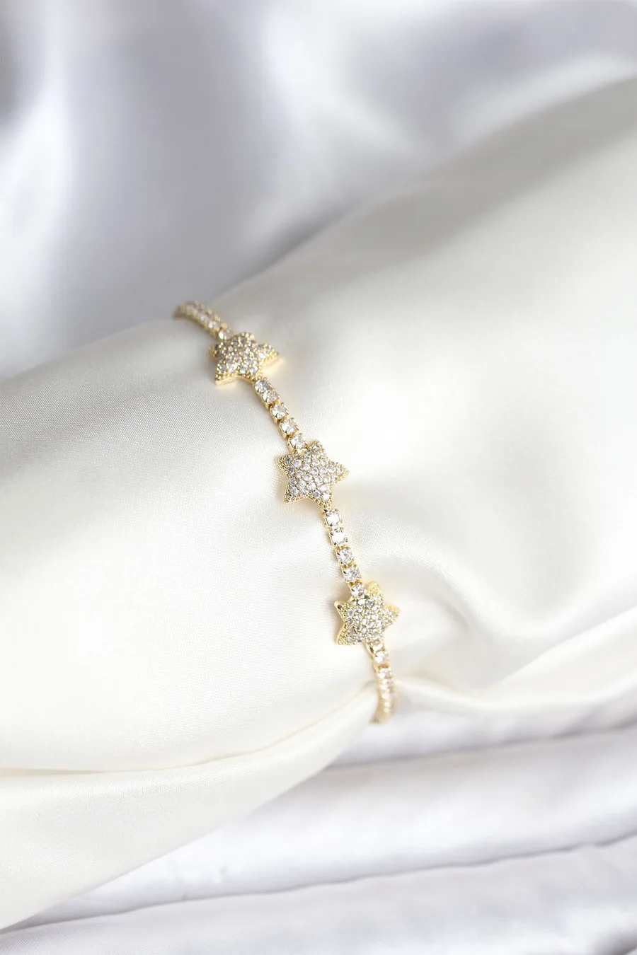 Yıldız Model Zirkon Taşlı Gold Renk Pirinç Su Yolu Kadın Bileklik