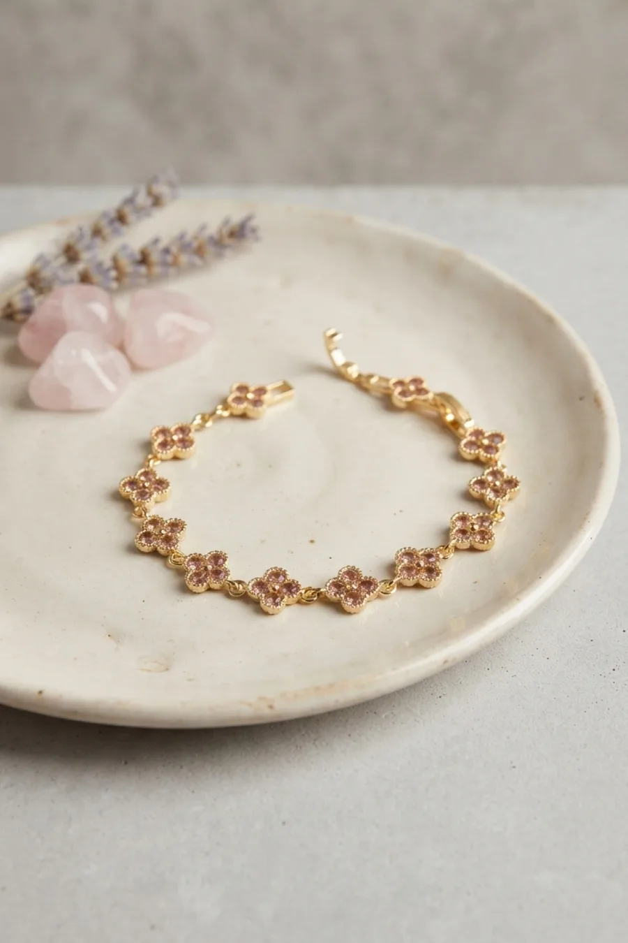 Gold Renk Pembe Zirkon Taşlı Yonca Model Kadın Bileklik