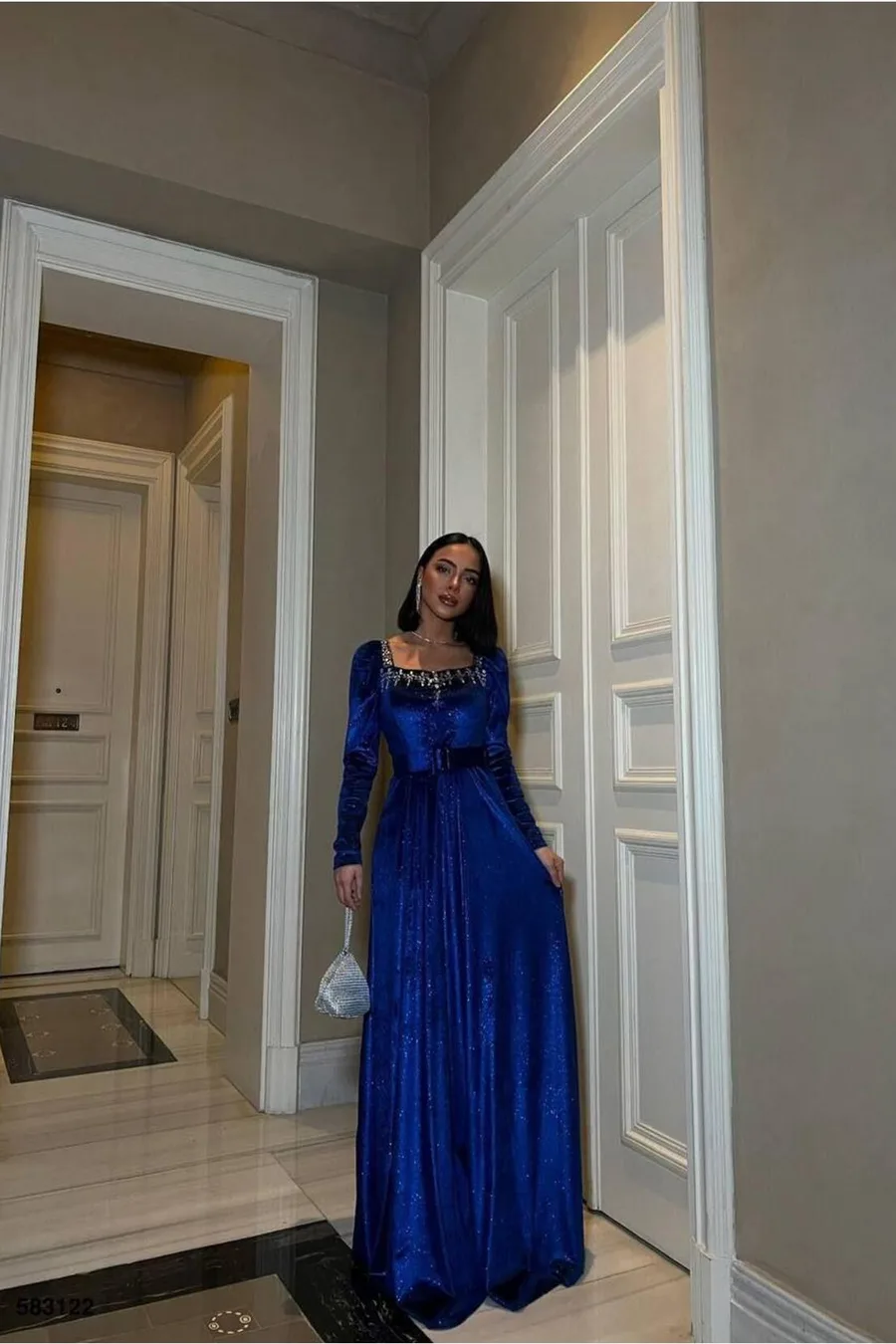 Kare Kollu Abiye Kemerli Uzun Yaka Elbise