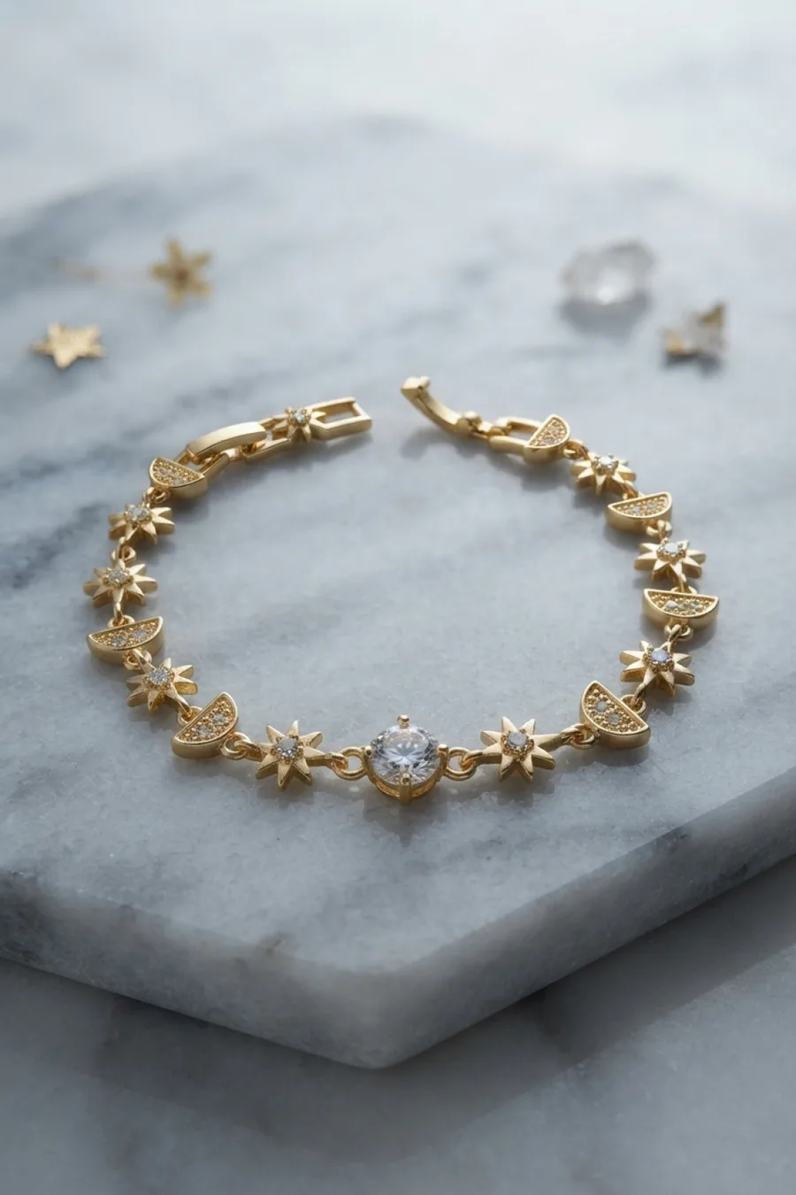 Gold Renk Celestial Yıldız ve Hilal Model Kadın Bileklik