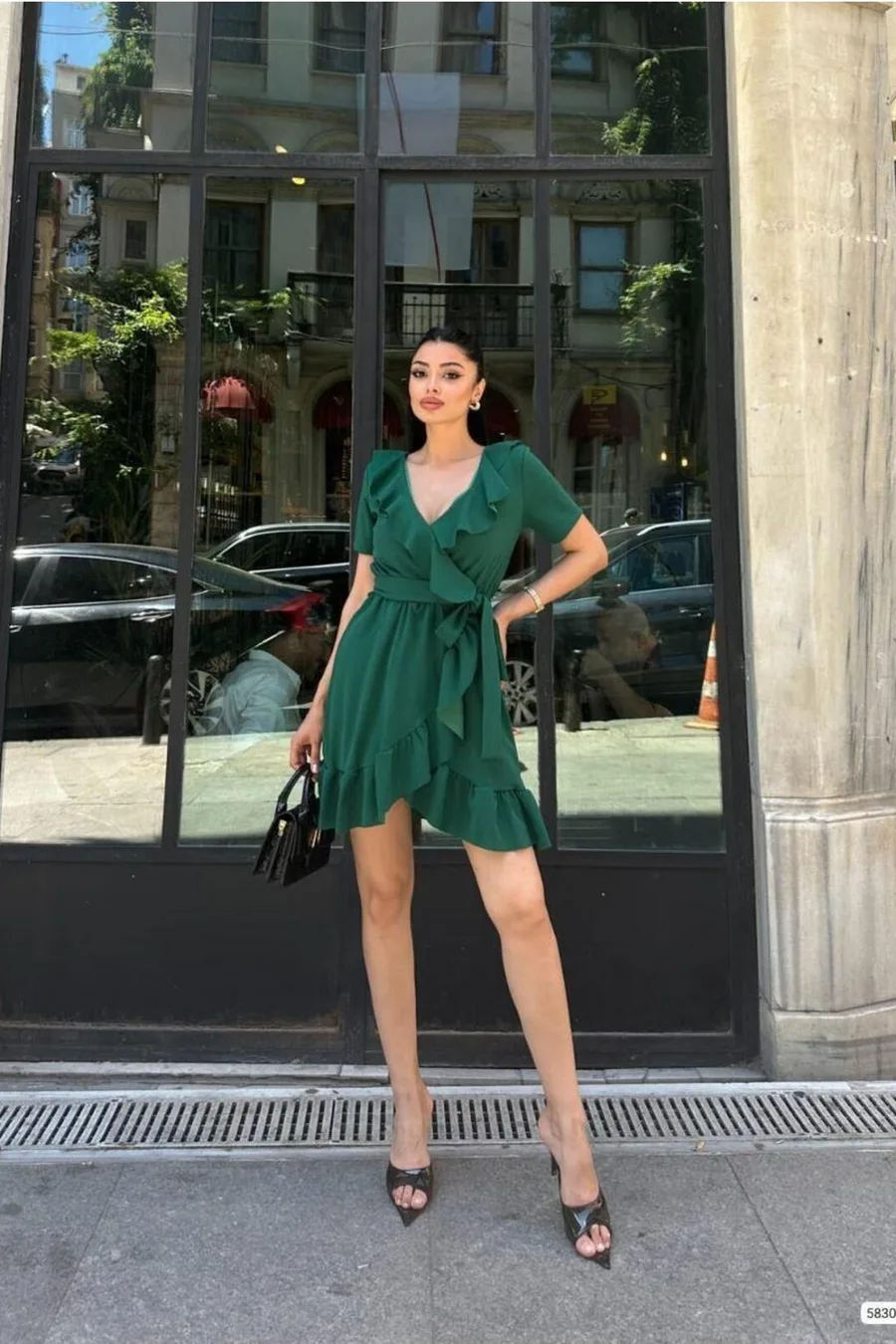 Krep Kumaş Kuşaklı Midi Yaka Elbise V