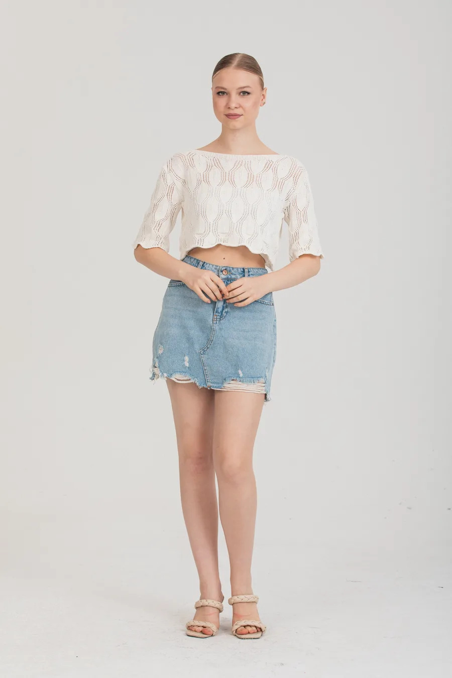 Zarif Ajurlu Dokulu Beyaz Crop Triko Bluz – Standart Beden - Beyaz