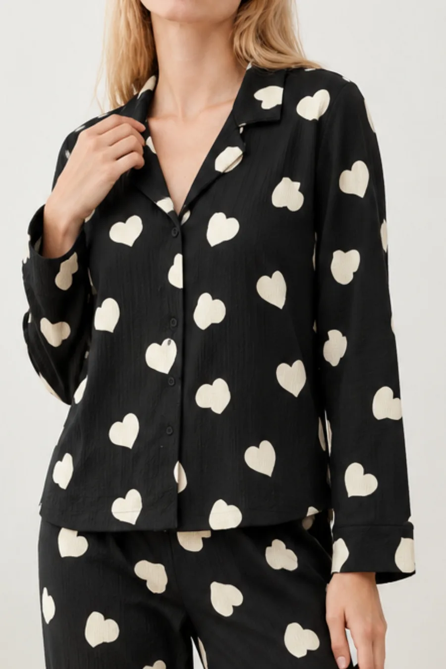 Kadın Kalpli Gömlek Yaka Siyah Pijama Takımı 4824