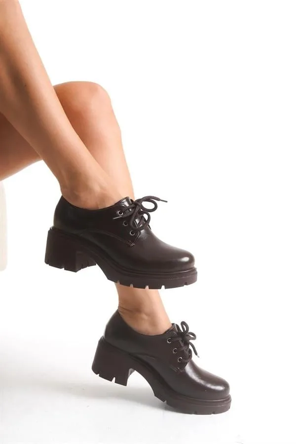 Kadın Casual Loafer Tabanlı Bağcıklı Ayakkabı Ayakkabı Dengeli Kırışık Rugan Yüksek