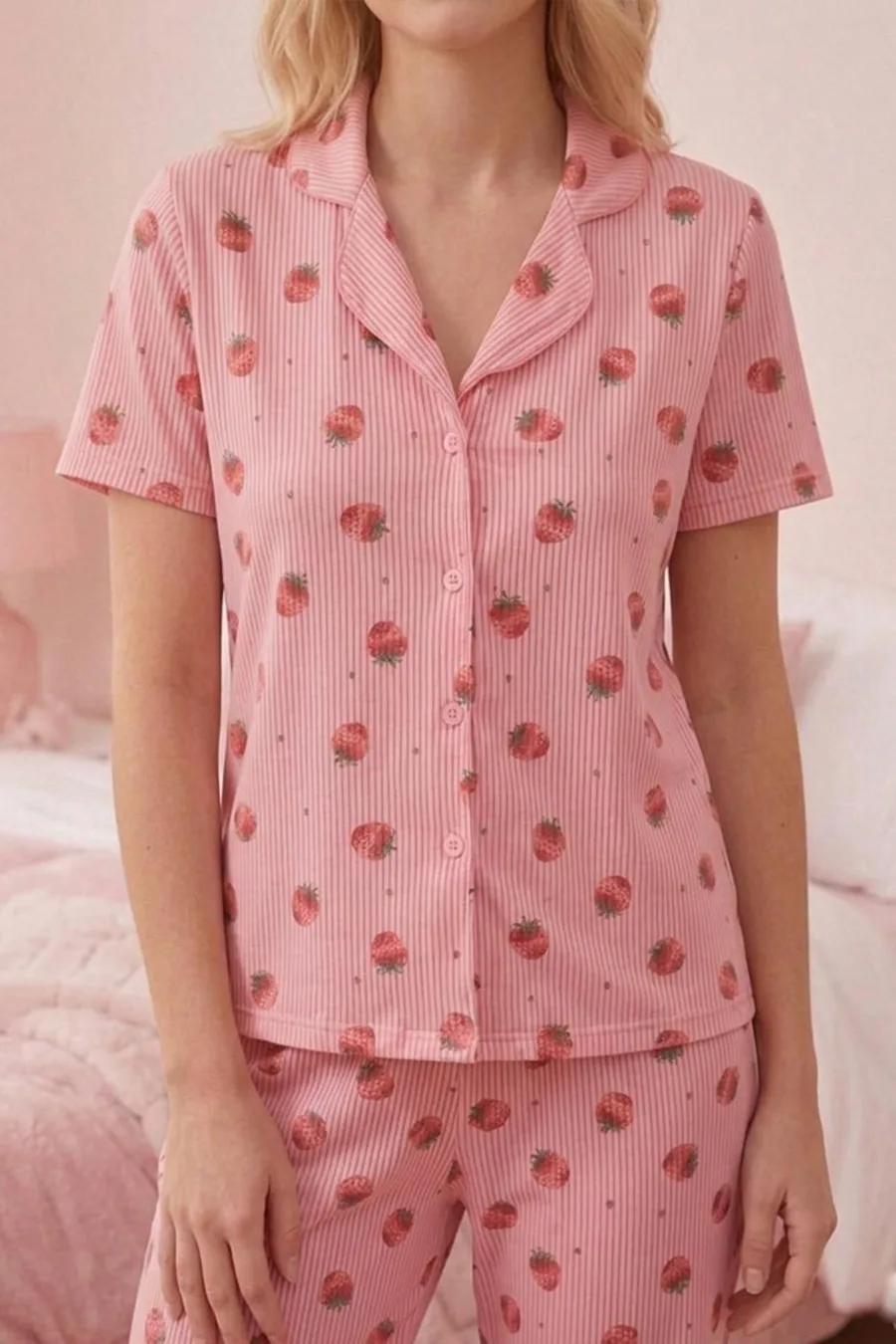 Çilek Desenli Düğmeli Kısa Kollu Pijama Takımı 4588 PEMBE