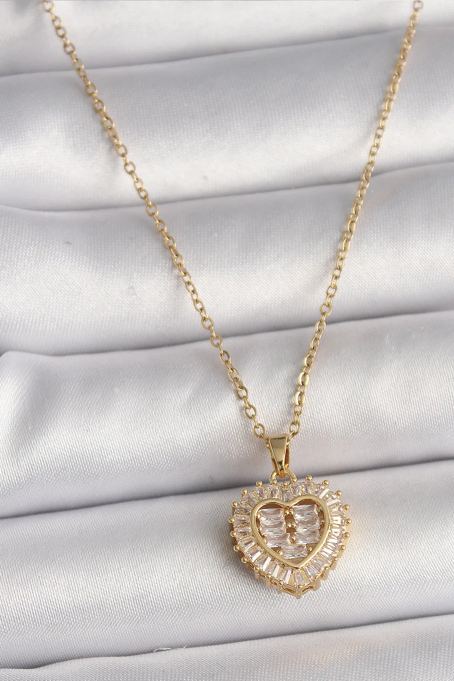 316L Çelik Gold Renk Zincir Zirkon Taşlı Kalp Model Kadın Kolye
