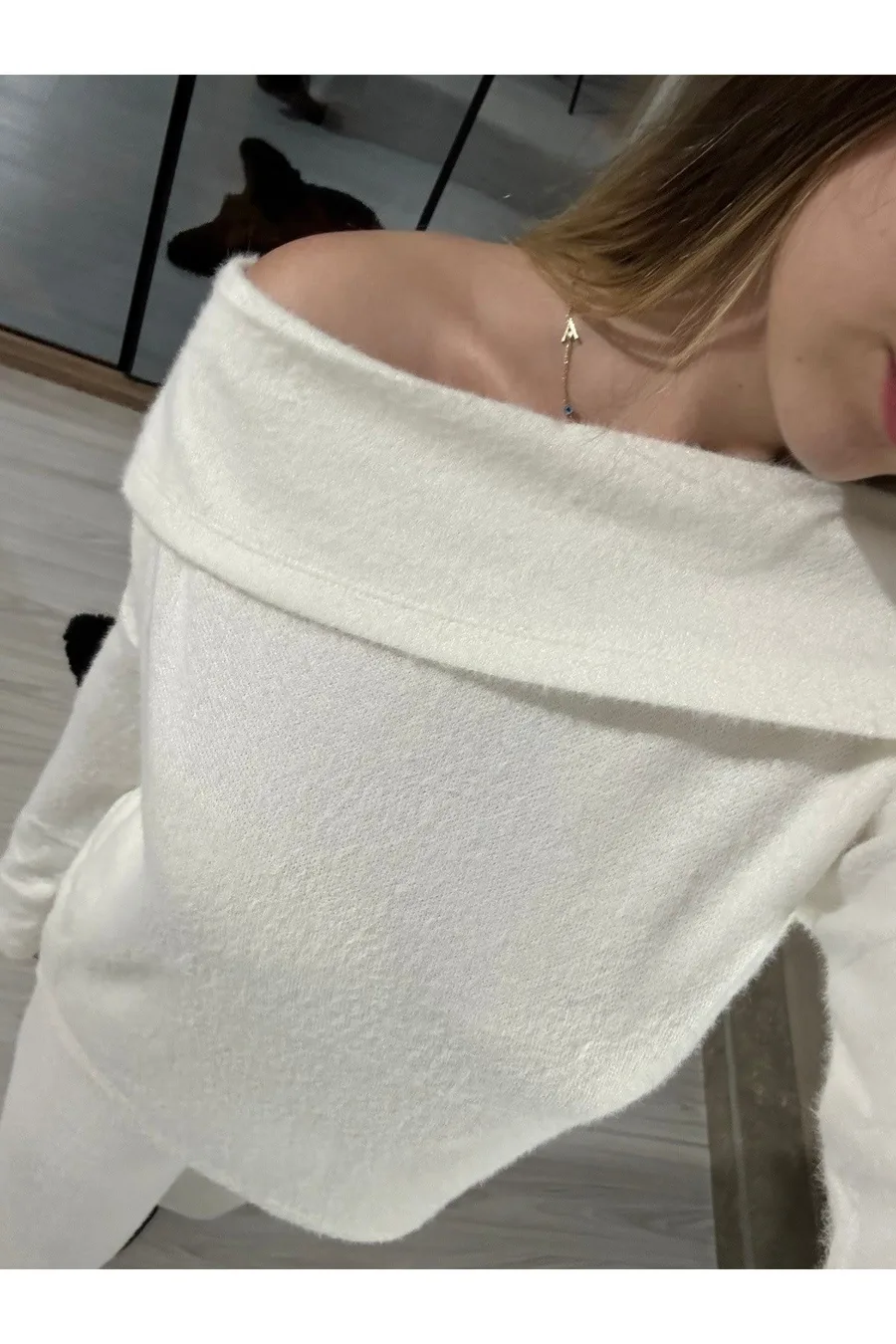 Yumoş madonna yaka pantolonlu takım - Beyaz