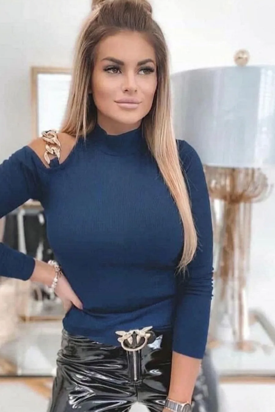 Sandy Yaka Bluz Detaylı Balıkçı Kumaş İnci
