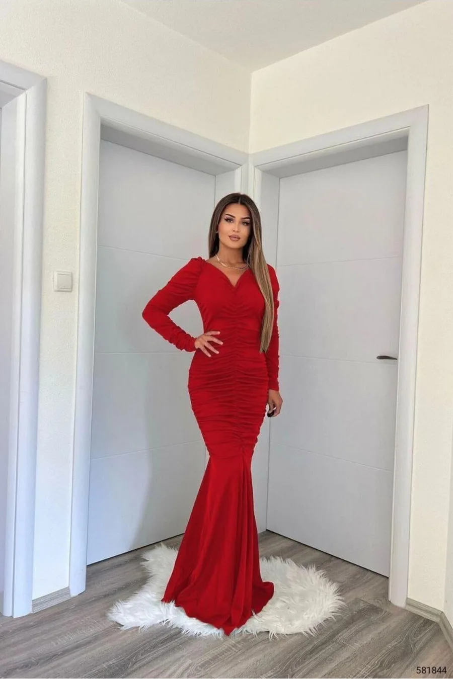 Krep Yaka Balık Abiye Kesim Kumaş Elbise V